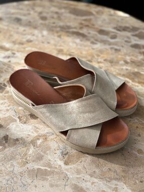 Women's Metallic Gold Slide Sandals - Crisscross Comfort size 41